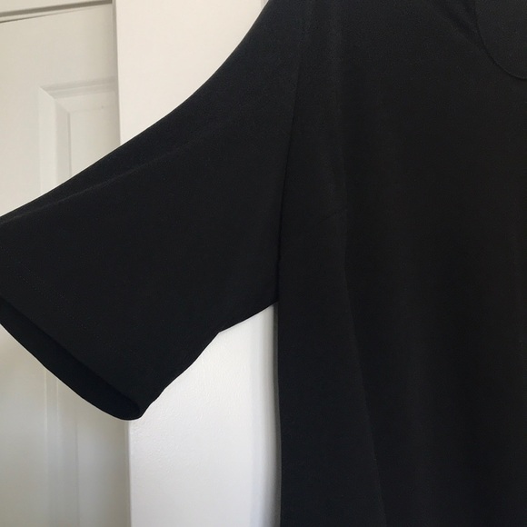 Black top - Picture 4 of 4